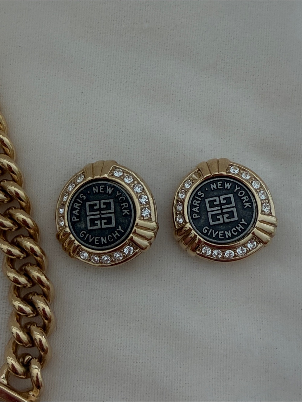 Givenchy Gold Chain Necklace with Black Logo Medallion and Matching Earrings - Picture 3 of 10